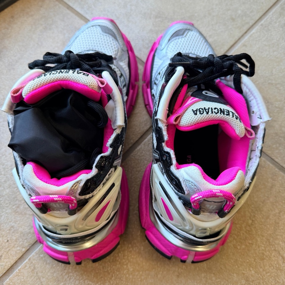 Balenciaga Pink Runner Sneakers Woman fit US size 10 - Picture 2 of 8
